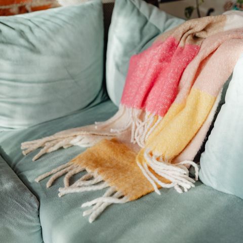Heated throw blanket