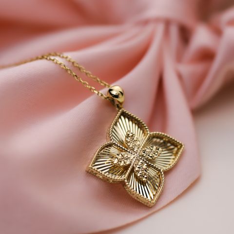 Birth flower necklace
