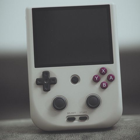 Retro handheld game console