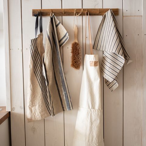 Cross-back canvas apron