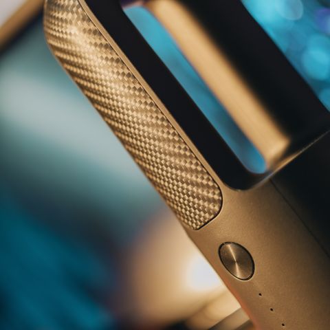 Mini desktop vacuum
