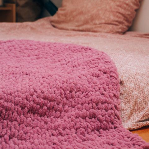Oversized chunky knit throw