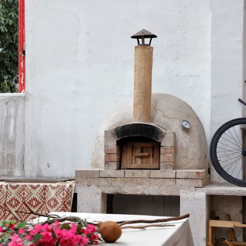 Outdoor pizza oven