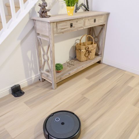 Robot vacuum with auto-empty base
