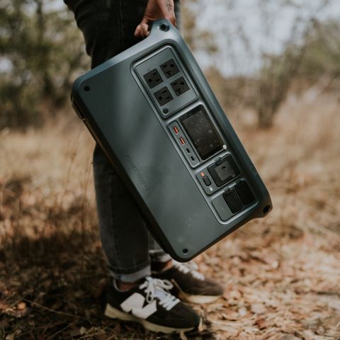 Portable power station