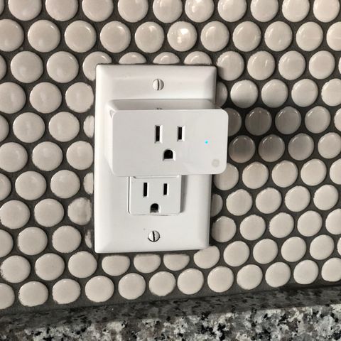 Smart plugs with energy monitoring