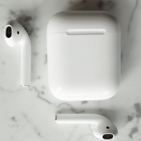 Wireless earbuds