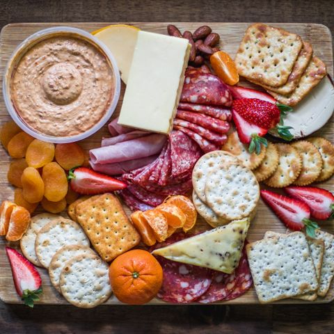 Large acacia serving board