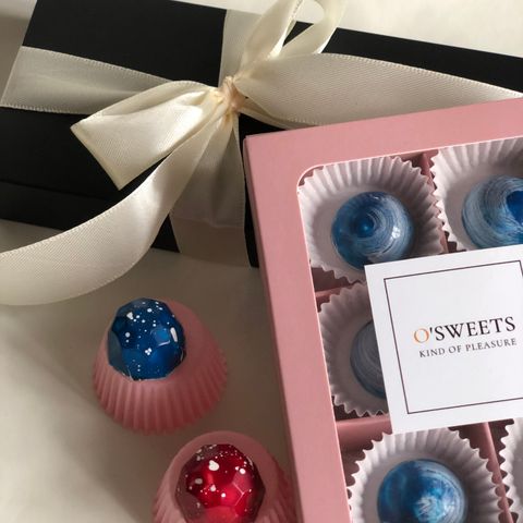Gourmet chocolate gift box